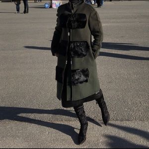 💯 AUTH Elie Tahari Green Coat